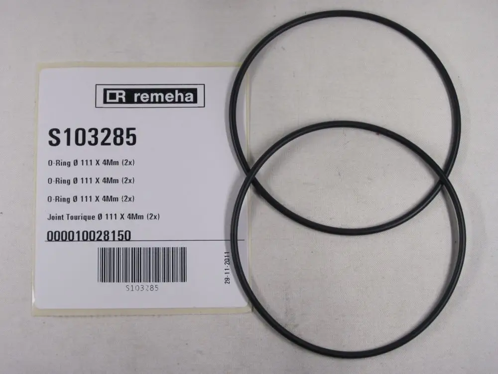 Zwei schwarze O-Ringe auf einem weißen Etikett mit der Marke Remeha, das Produktdetails und eine Barcode-Nummer enthält.